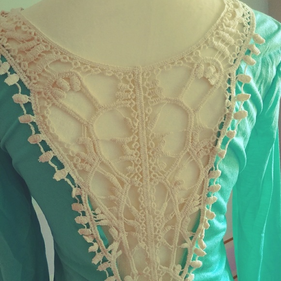 Long Sleeve Crochet tee sz S - Picture 3 of 3